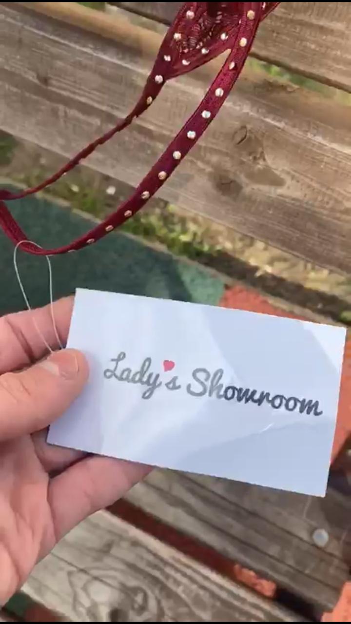 Детскую площадку в Москве огородили лифчиками