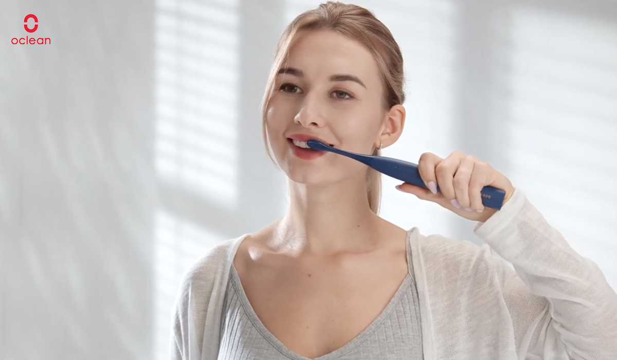 Шикарная белозубая улыбка – лучший подарок женщине к празднику 8 марта