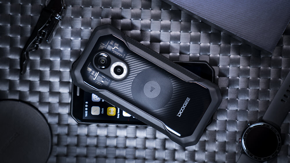 Компания Doogee выпустила на российский рынок сразу три новых неубиваемых смартфона